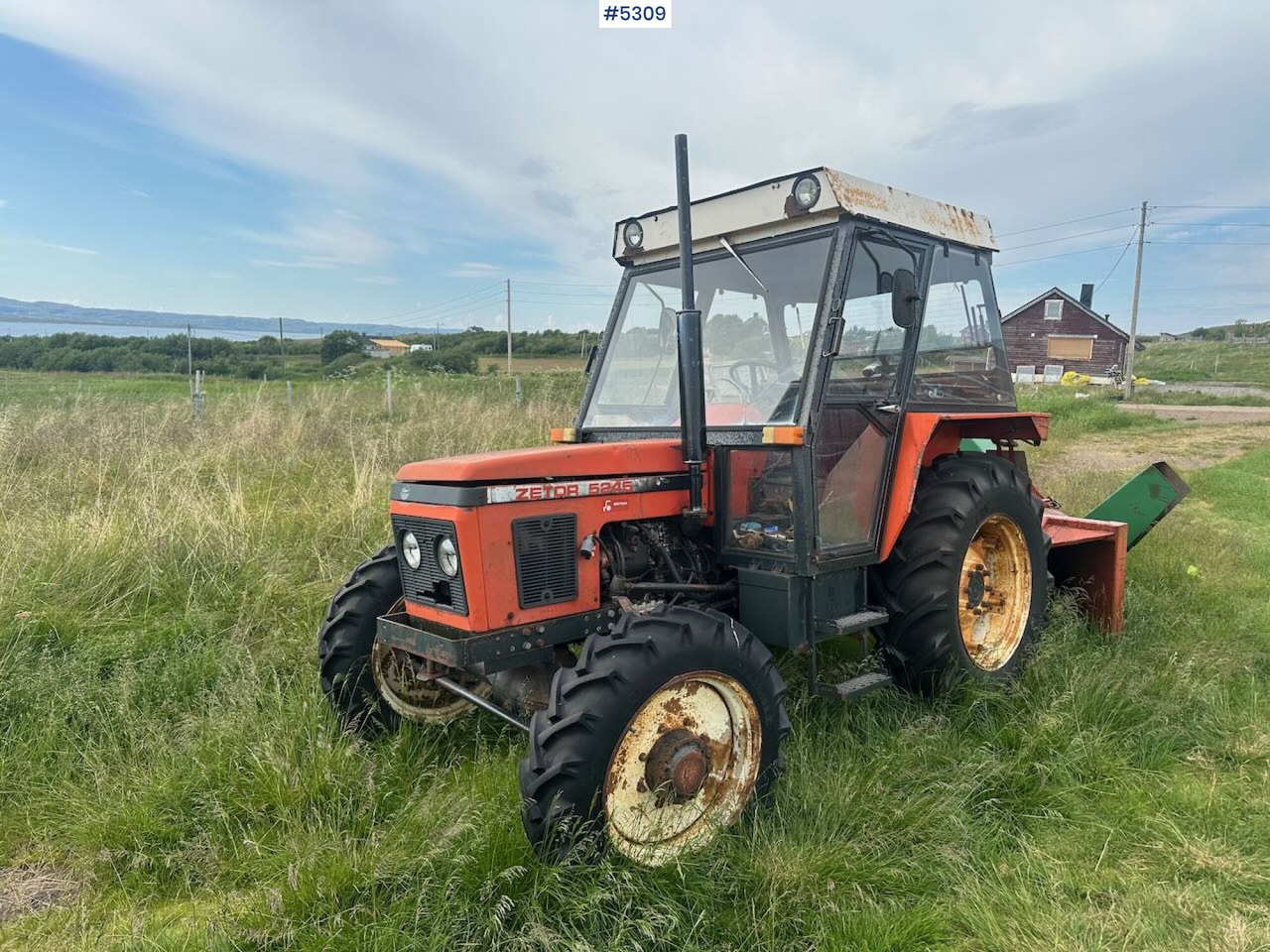 1989 Zetor 5245 tractor w/ snow blower. - Traktor: obrázek 2 1989 Zetor 5245 tractor w/ snow blower. - Traktor: obrázek 2