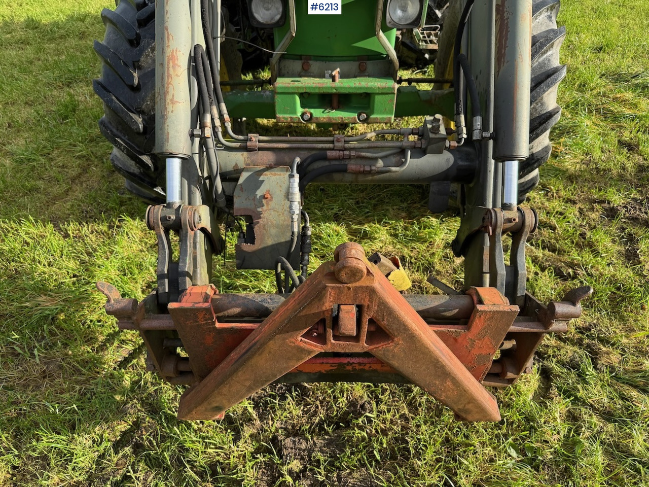 1990 John Deere 2850 Power Synchron w/ front loader. - Traktor: obrázek 4 1990 John Deere 2850 Power Synchron w/ front loader. - Traktor: obrázek 4