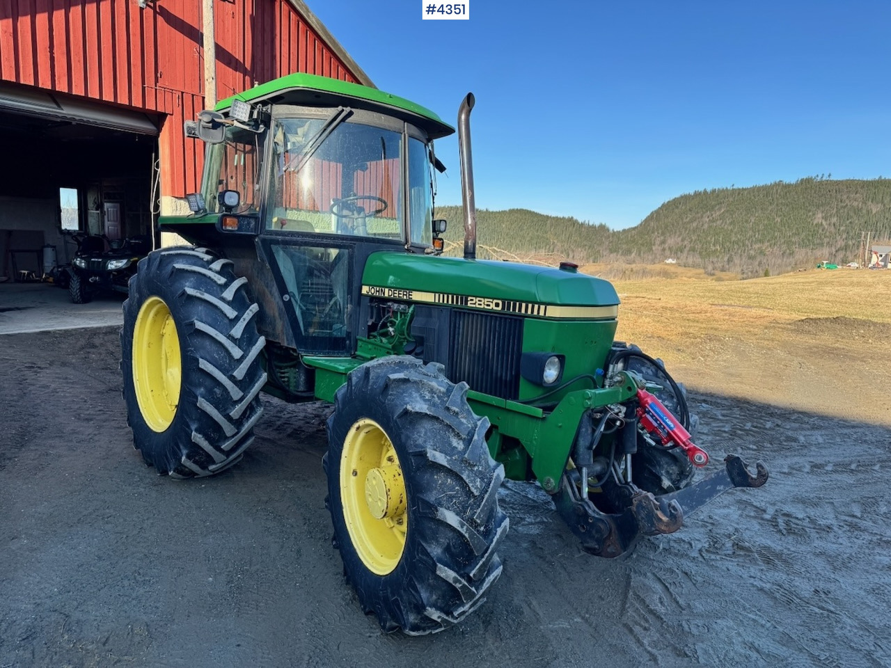 1991 John Deere 2850 4x4 Synchron w/ front hydraulics. - Traktor: obrázek 5 1991 John Deere 2850 4x4 Synchron w/ front hydraulics. - Traktor: obrázek 5