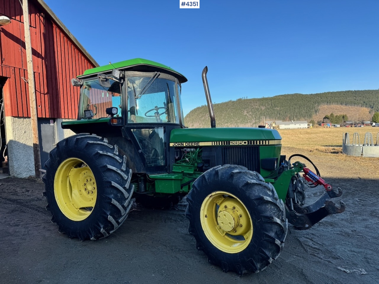 1991 John Deere 2850 4x4 Synchron w/ front hydraulics. - Traktor: obrázek 4 1991 John Deere 2850 4x4 Synchron w/ front hydraulics. - Traktor: obrázek 4