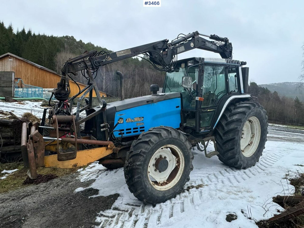 1993 Valmet 8100 m/ Hiab FMV Crane and timber trailer - Traktor: obrázek 2 1993 Valmet 8100 m/ Hiab FMV Crane and timber trailer - Traktor: obrázek 2