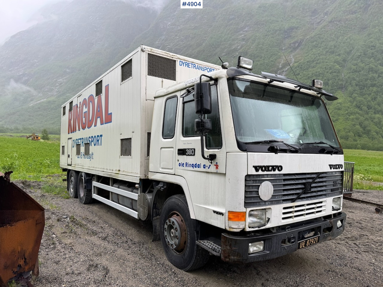 1996 Volvo FL12 6x2 Animal transport. - Přepravník zvířat: obrázek 3 1996 Volvo FL12 6x2 Animal transport. - Přepravník zvířat: obrázek 3