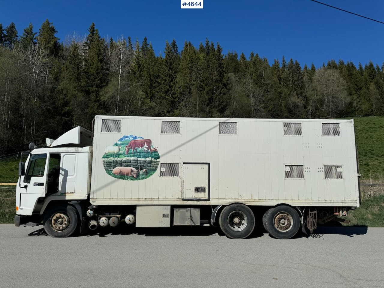 1997 Volvo FL12 6x2 Dyretransportbil - Přepravník zvířat: obrázek 1 1997 Volvo FL12 6x2 Dyretransportbil - Přepravník zvířat: obrázek 1