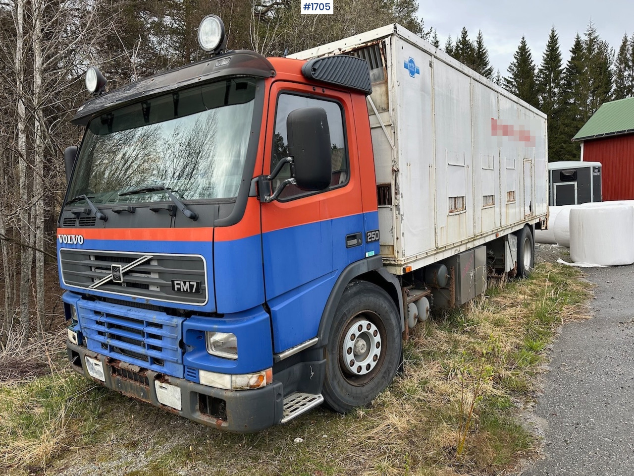 2000 Volvo 250 4x2 reparasjonsobjekt - Skříňový nákladní auto: obrázek 2 2000 Volvo 250 4x2 reparasjonsobjekt - Skříňový nákladní auto: obrázek 2