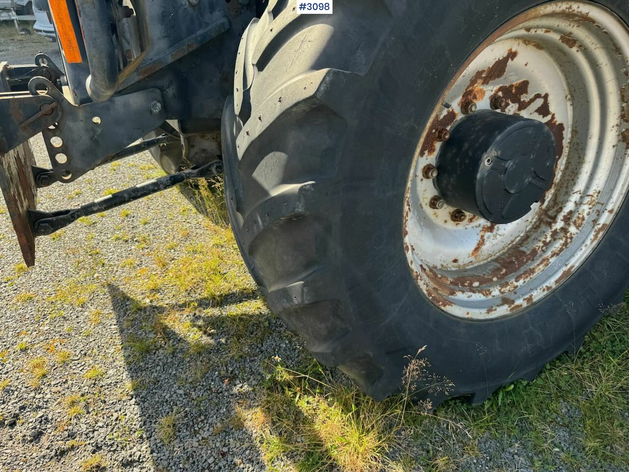 Traktor 2001 JCB Fastrac 3185 4x4. The plow rigged and two sets of tires.: obrázek 15