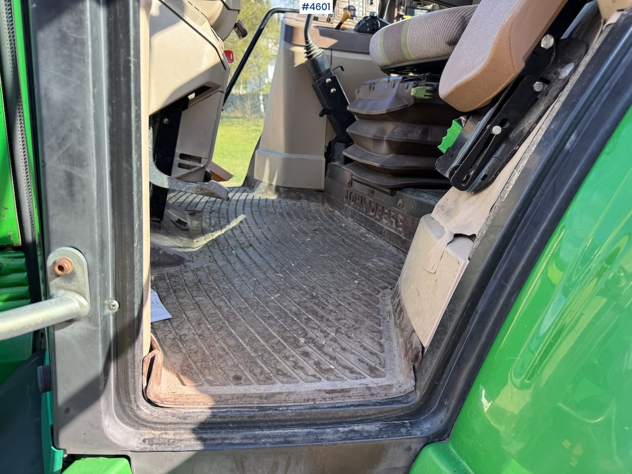 2003 John Deere 6620 w/front loader - Traktor: obrázek 4 2003 John Deere 6620 w/front loader - Traktor: obrázek 4