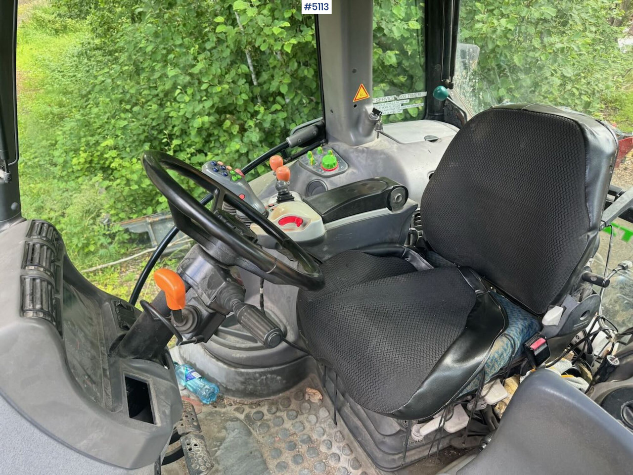 Traktor 2004 Deutz-Fahr Agrotron TTV 1130 w/ front loader: obrázek 16