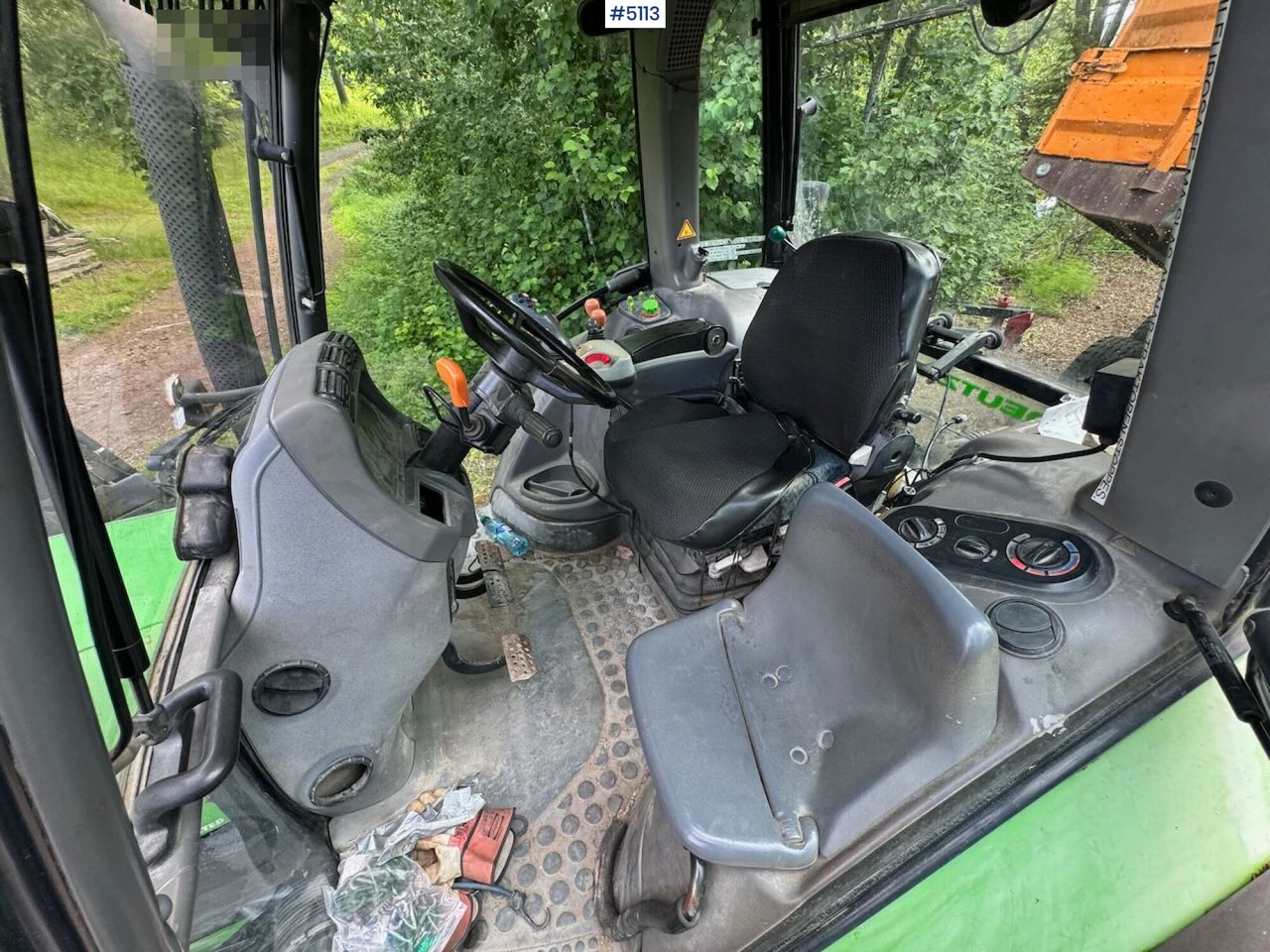 Traktor 2004 Deutz-Fahr Agrotron TTV 1130 w/ front loader: obrázek 15