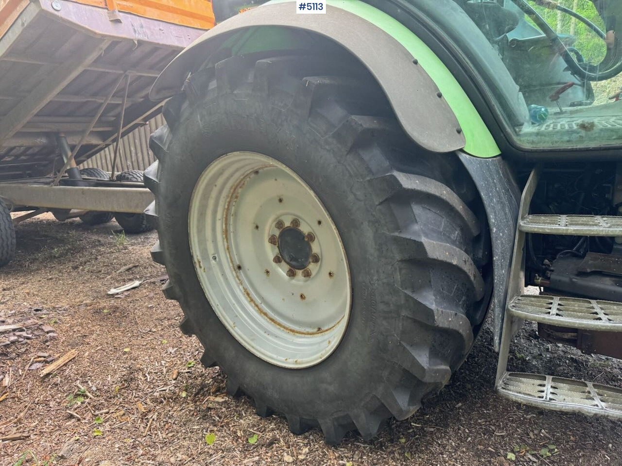 Traktor 2004 Deutz-Fahr Agrotron TTV 1130 w/ front loader: obrázek 33