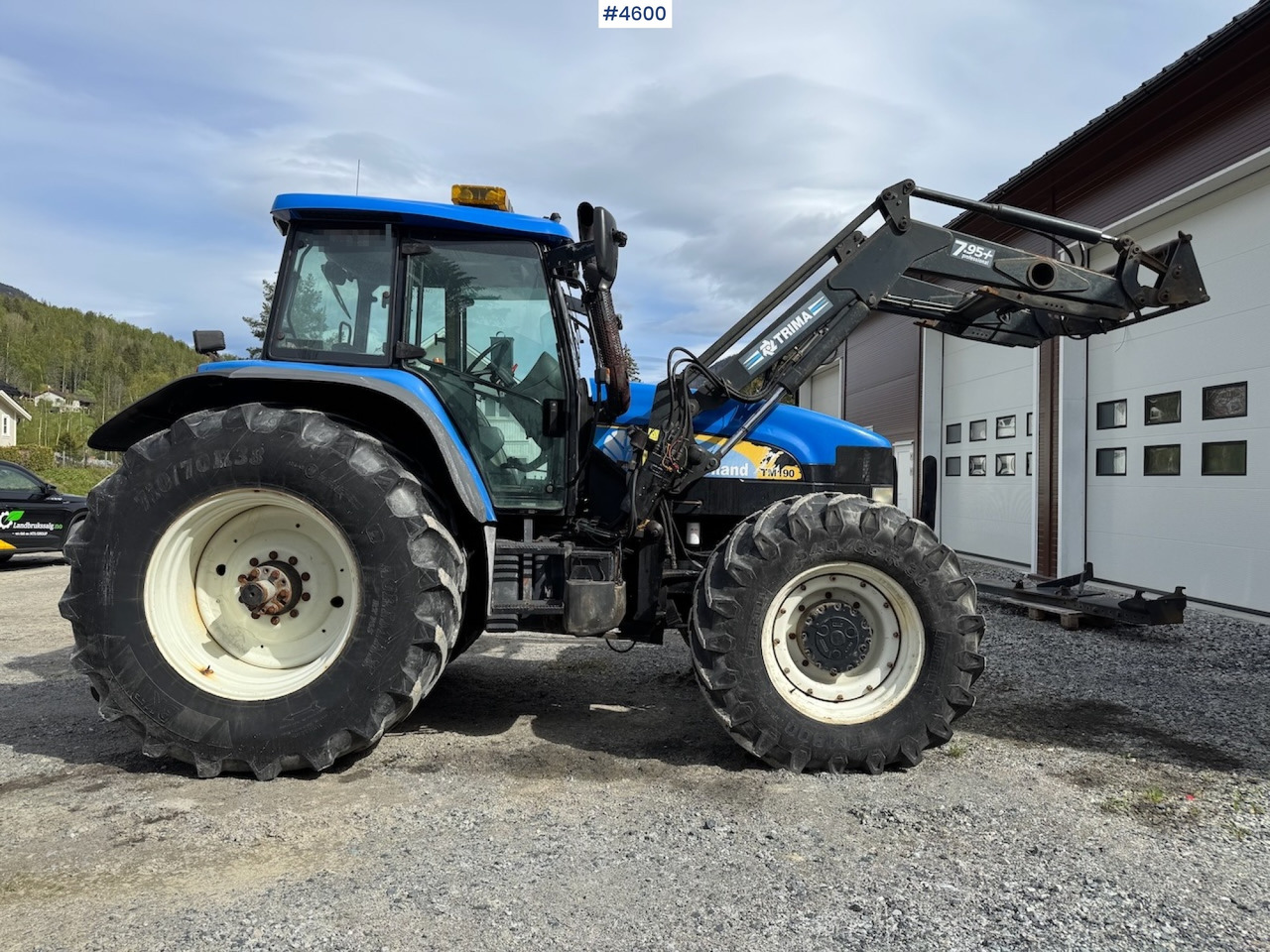2005 New Holland TM190 w/front loader - Traktor: obrázek 1 2005 New Holland TM190 w/front loader - Traktor: obrázek 1