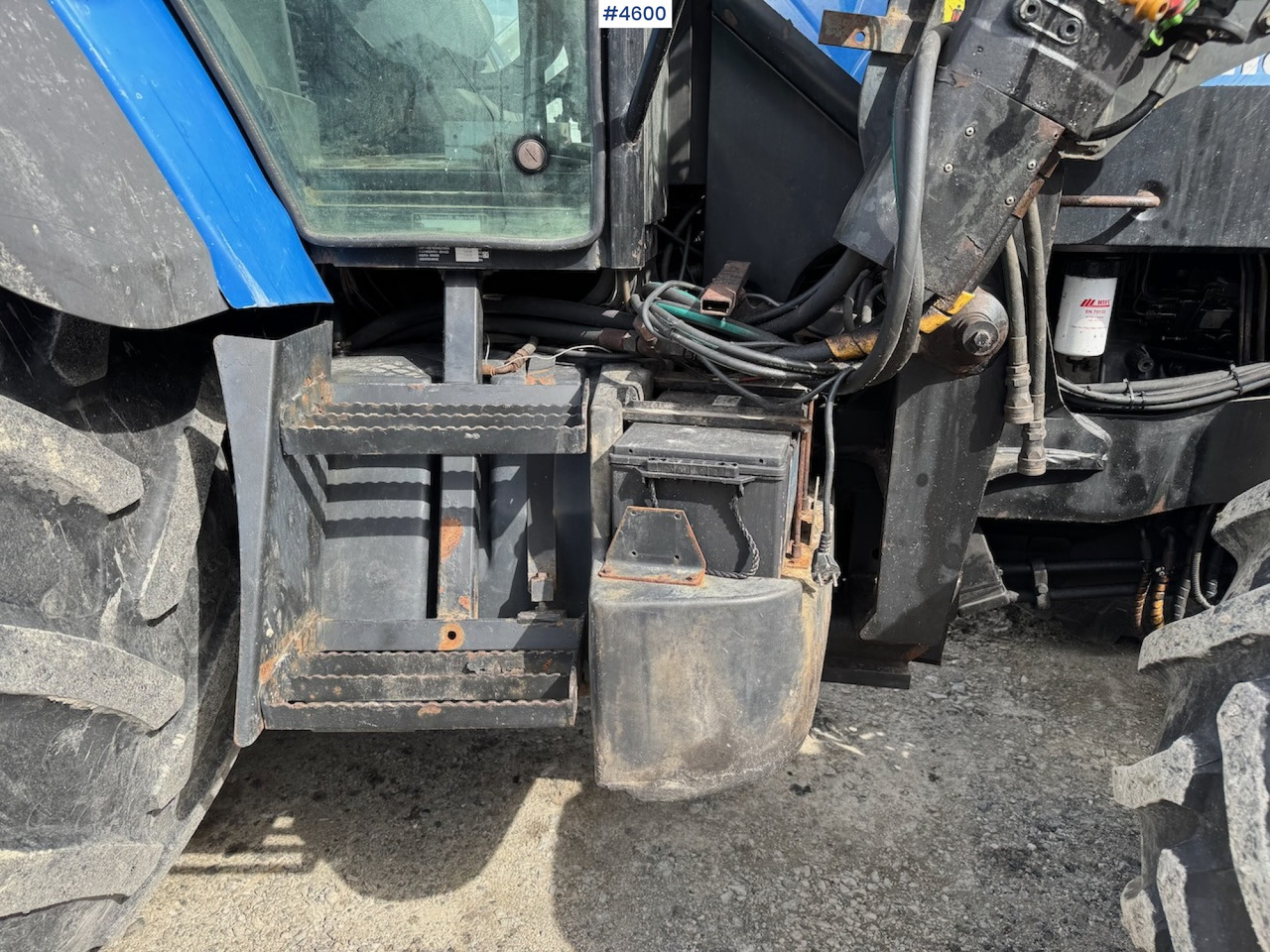2005 New Holland TM190 w/front loader - Traktor: obrázek 2 2005 New Holland TM190 w/front loader - Traktor: obrázek 2