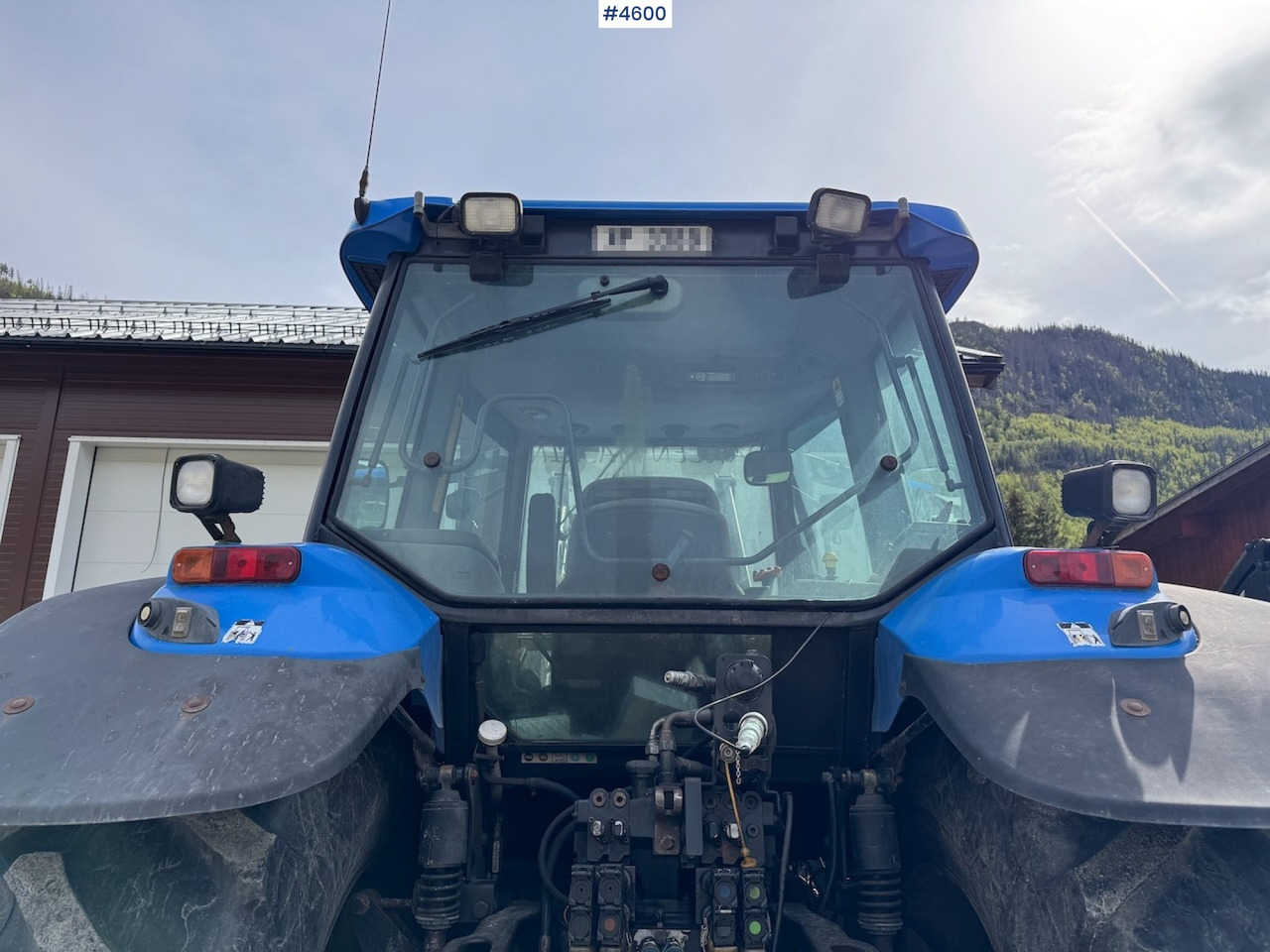 2005 New Holland TM190 w/front loader - Traktor: obrázek 5 2005 New Holland TM190 w/front loader - Traktor: obrázek 5