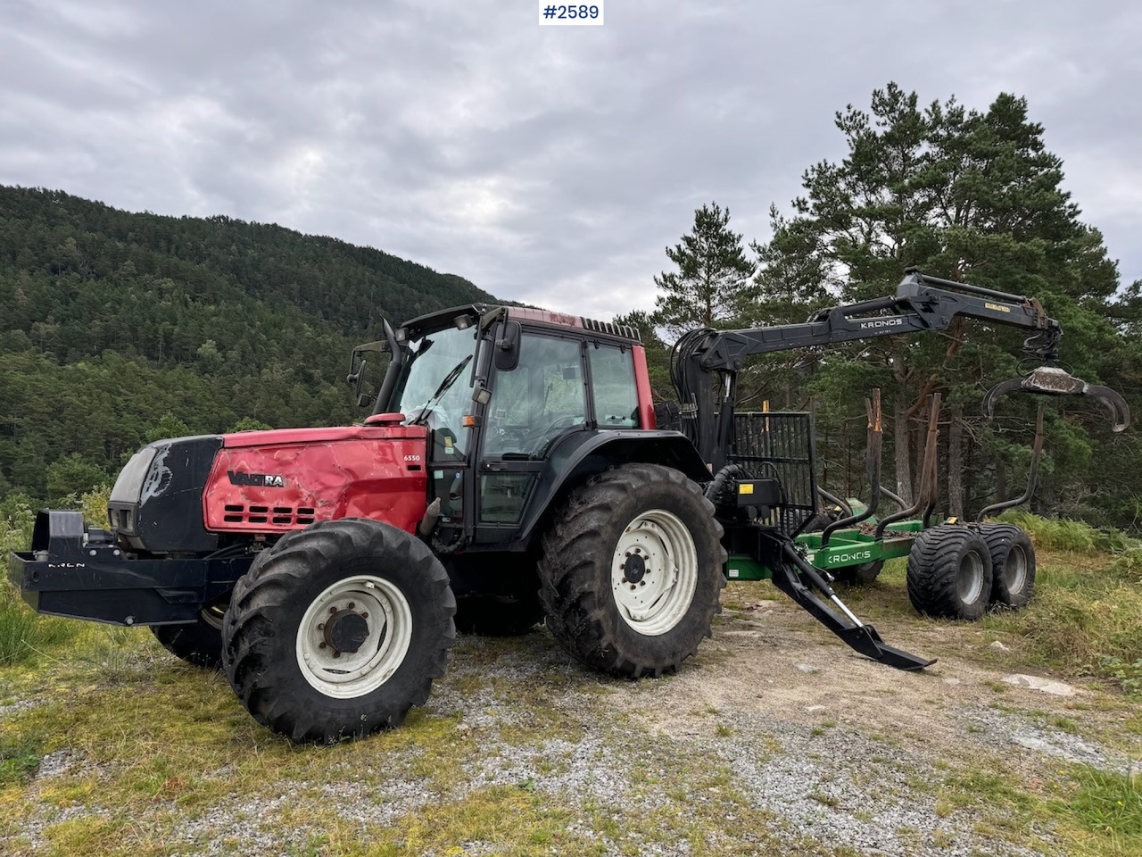 2005 Valtra 6550 Turbo with Kronos 120H 4WD B - Traktor: obrázek 1 2005 Valtra 6550 Turbo with Kronos 120H 4WD B - Traktor: obrázek 1