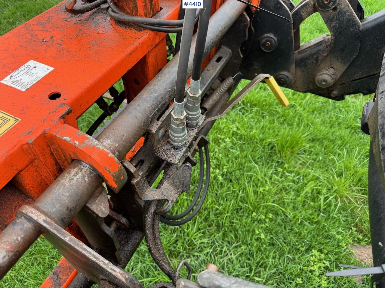 Traktor 2006 New Holland TL100 A w/Front Loader.: obrázek 14 Traktor 2006 New Holland TL100 A w/Front Loader.: obrázek 14