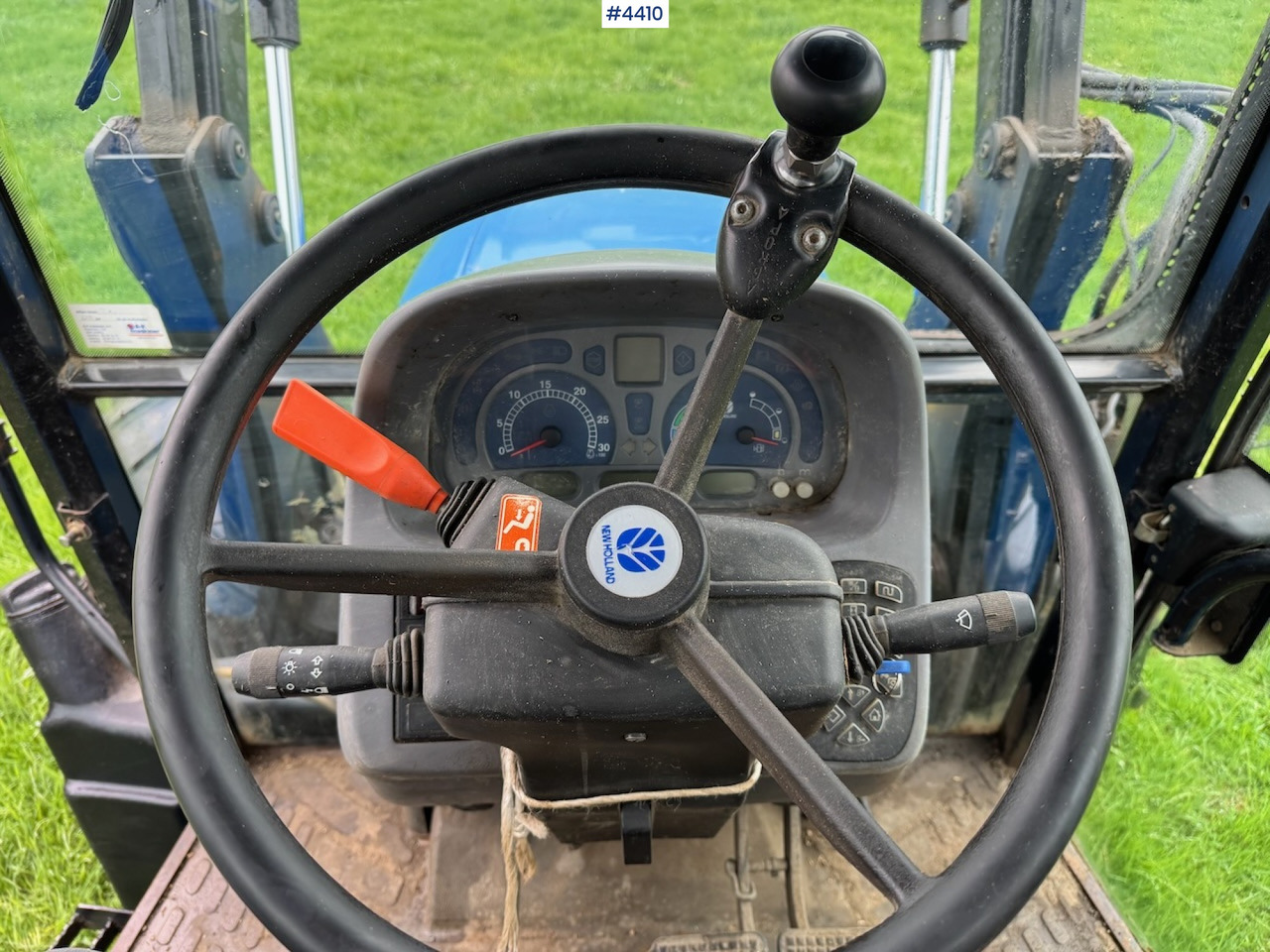 Traktor 2006 New Holland TL100 A w/Front Loader.: obrázek 11 Traktor 2006 New Holland TL100 A w/Front Loader.: obrázek 11