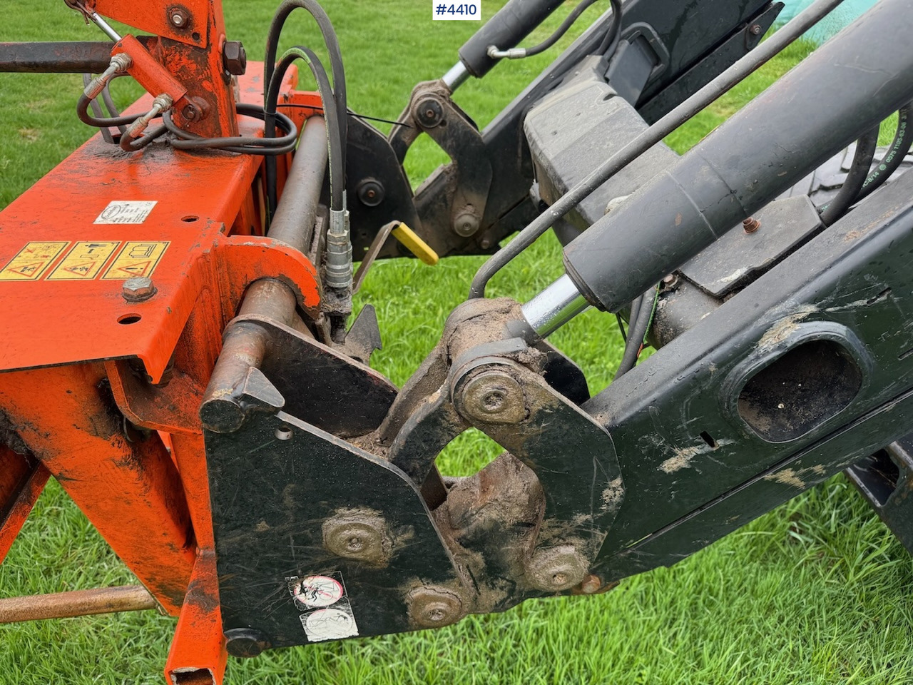 Traktor 2006 New Holland TL100 A w/Front Loader.: obrázek 13 Traktor 2006 New Holland TL100 A w/Front Loader.: obrázek 13