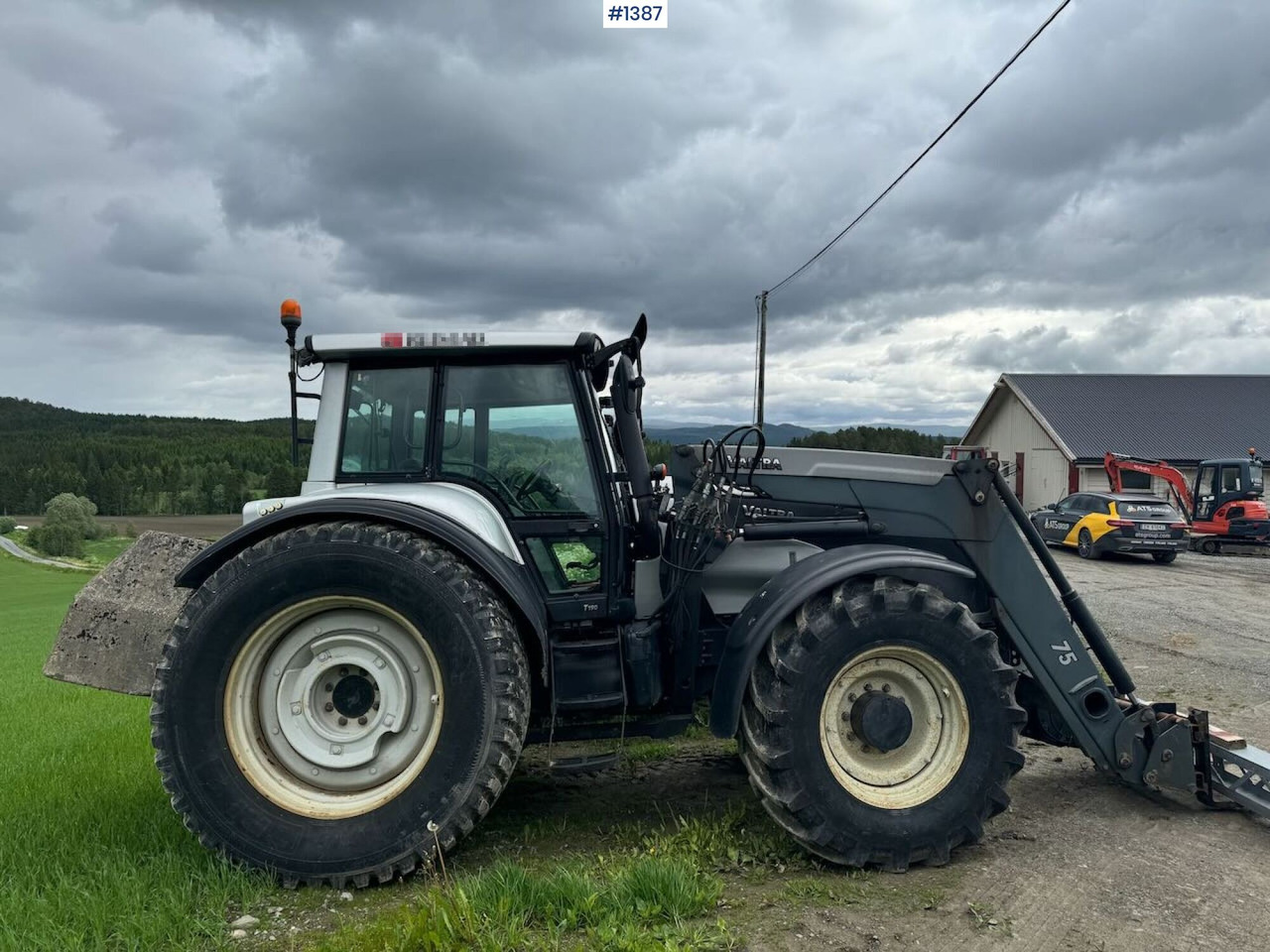 2007 Valtra T190 4x4 Tractor w/ bucket - Traktor: obrázek 2 2007 Valtra T190 4x4 Tractor w/ bucket - Traktor: obrázek 2