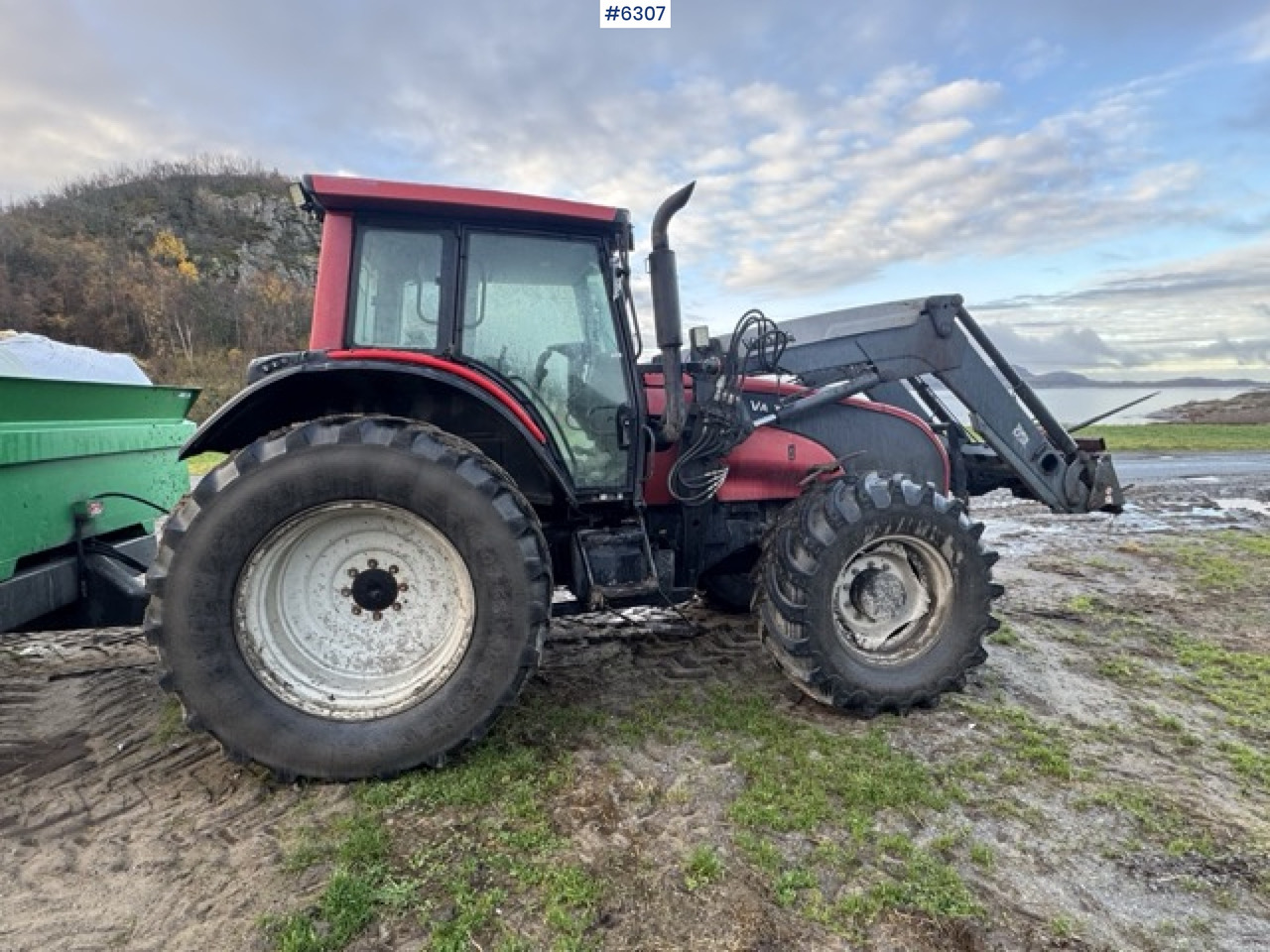 2008 Valtra T190 with front loader and 3rd function. SEE VIDEO! - Traktor: obrázek 5 2008 Valtra T190 with front loader and 3rd function. SEE VIDEO! - Traktor: obrázek 5