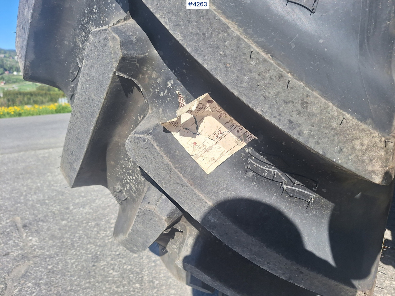 2011 Fent 820 Vario TMS w/ plow plate - Traktor: obrázek 4 2011 Fent 820 Vario TMS w/ plow plate - Traktor: obrázek 4