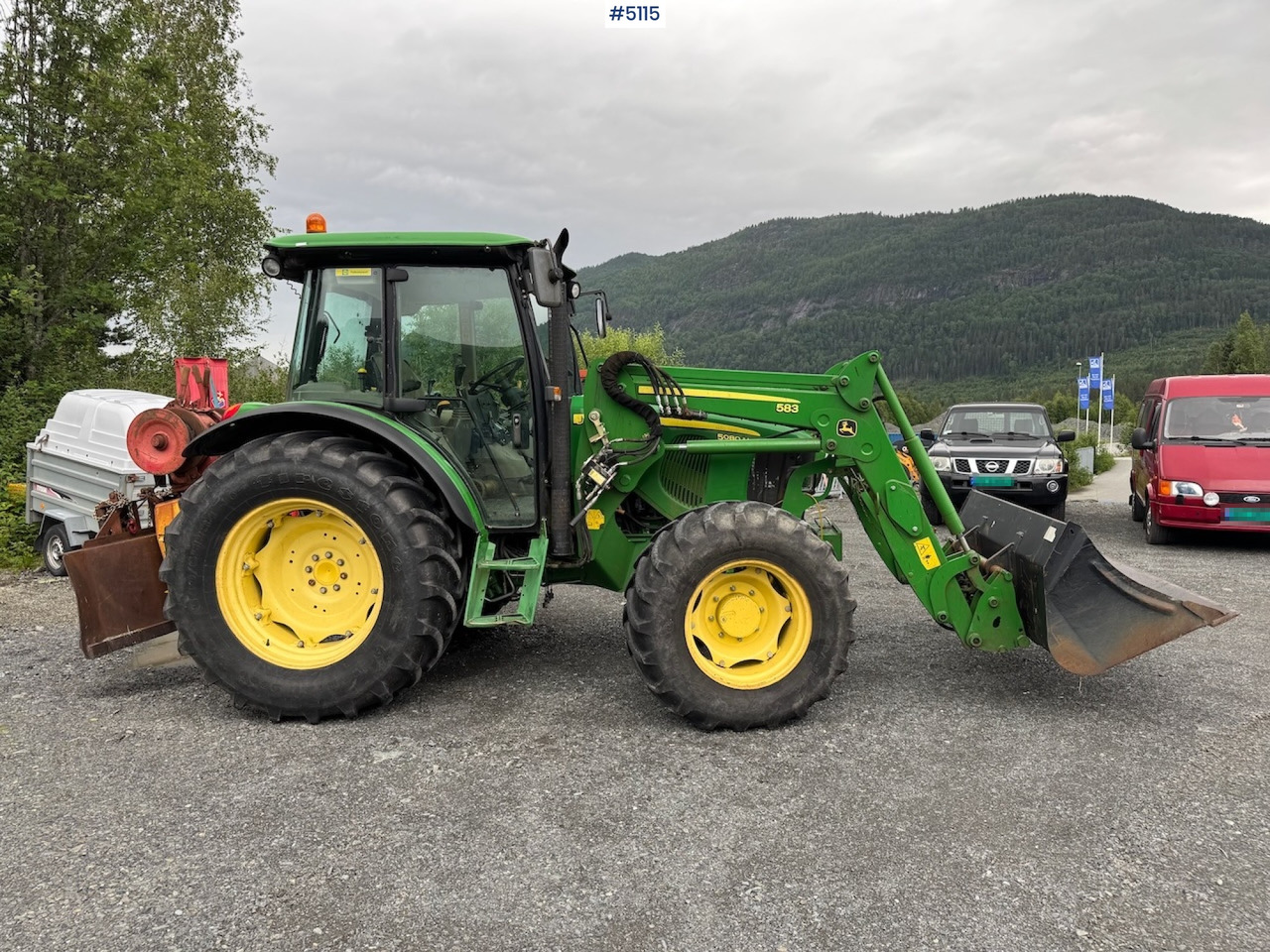 2011 John Deere 5080 M m/frontlaster. Lite timer! - Traktor: obrázek 3 2011 John Deere 5080 M m/frontlaster. Lite timer! - Traktor: obrázek 3