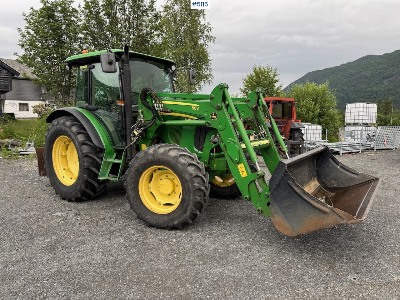2011 John Deere 5080 M m/frontlaster. Lite timer! - Traktor: obrázek 1 2011 John Deere 5080 M m/frontlaster. Lite timer! - Traktor: obrázek 1