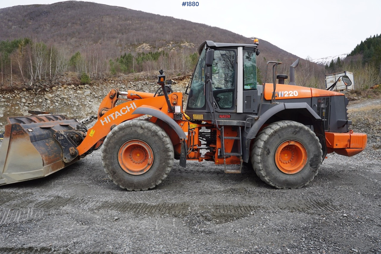 2012 Hitachi ZW220 - Kolový nakladač: obrázek 1 2012 Hitachi ZW220 - Kolový nakladač: obrázek 1