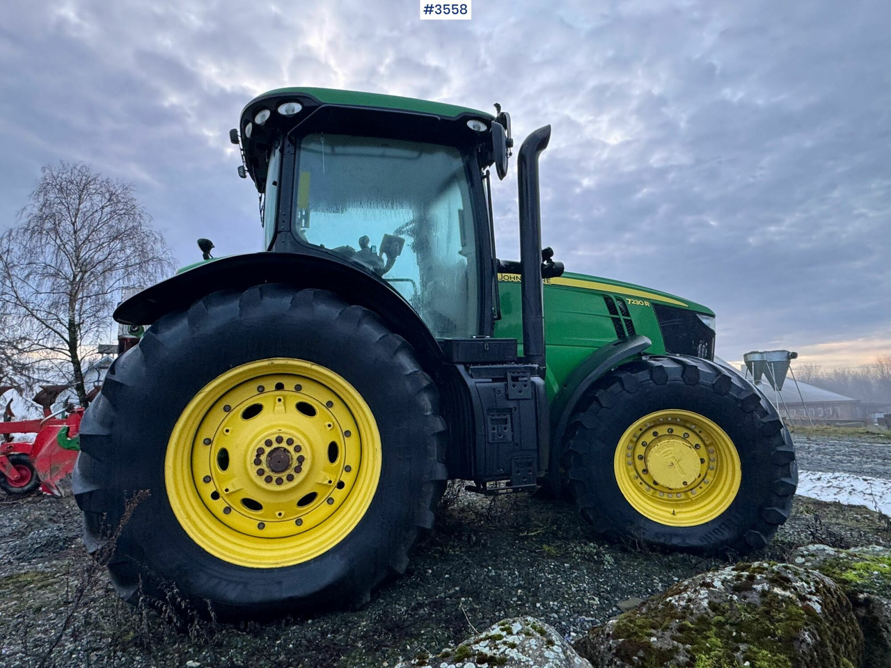 2012 John Deere 7230R w/ GPS and 3 hydraulic outlets! - Traktor: obrázek 2 2012 John Deere 7230R w/ GPS and 3 hydraulic outlets! - Traktor: obrázek 2
