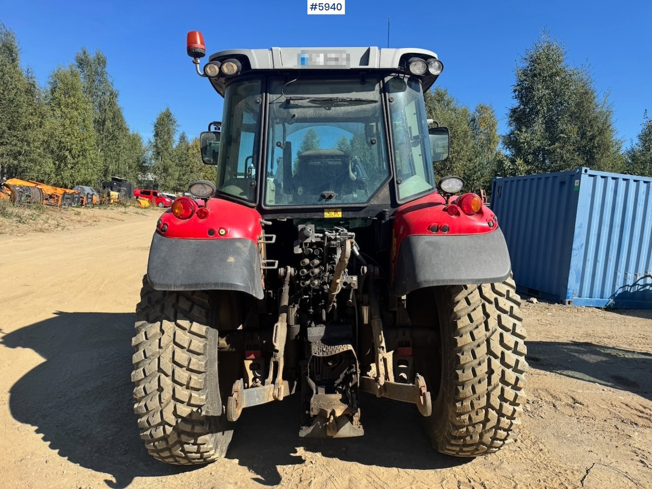 2014 Massey Ferguson 5610 w/ Front Loader and Hydraulics. 1950 hours! - Traktor: obrázek 5 2014 Massey Ferguson 5610 w/ Front Loader and Hydraulics. 1950 hours! - Traktor: obrázek 5
