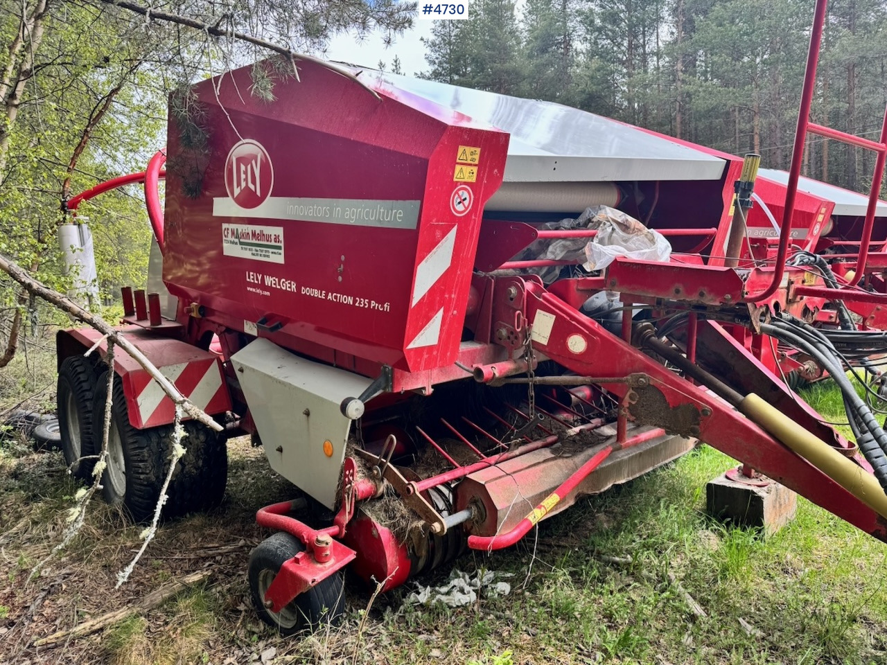 2015 Lely Welger Double Action 235 Profi - Stroj na sklizeň pícnin: obrázek 1 2015 Lely Welger Double Action 235 Profi - Stroj na sklizeň pícnin: obrázek 1