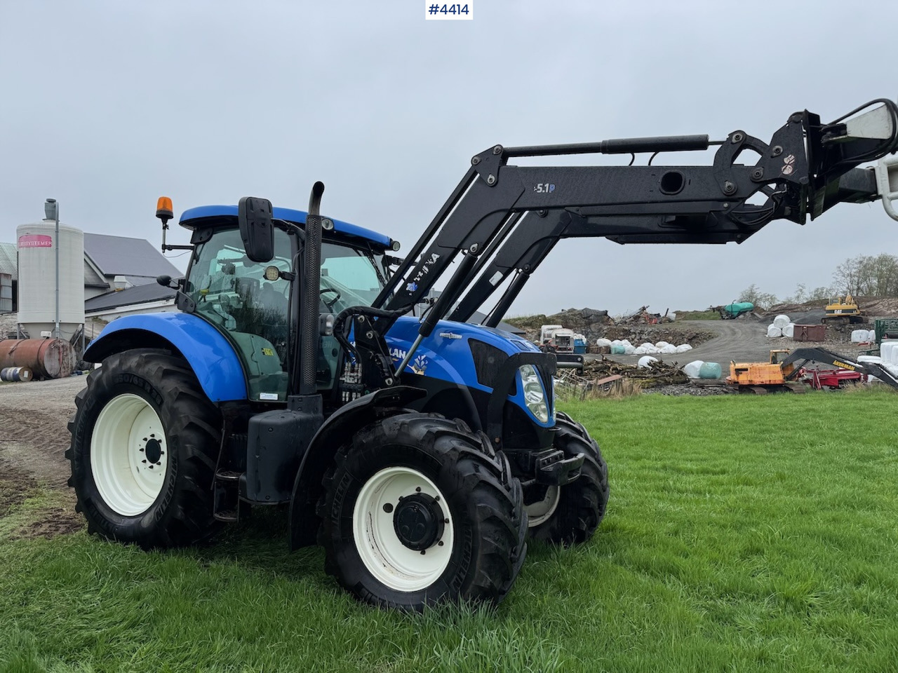2015 New Holland T7.185 Auto Command w/Front Loader - Traktor: obrázek 2 2015 New Holland T7.185 Auto Command w/Front Loader - Traktor: obrázek 2