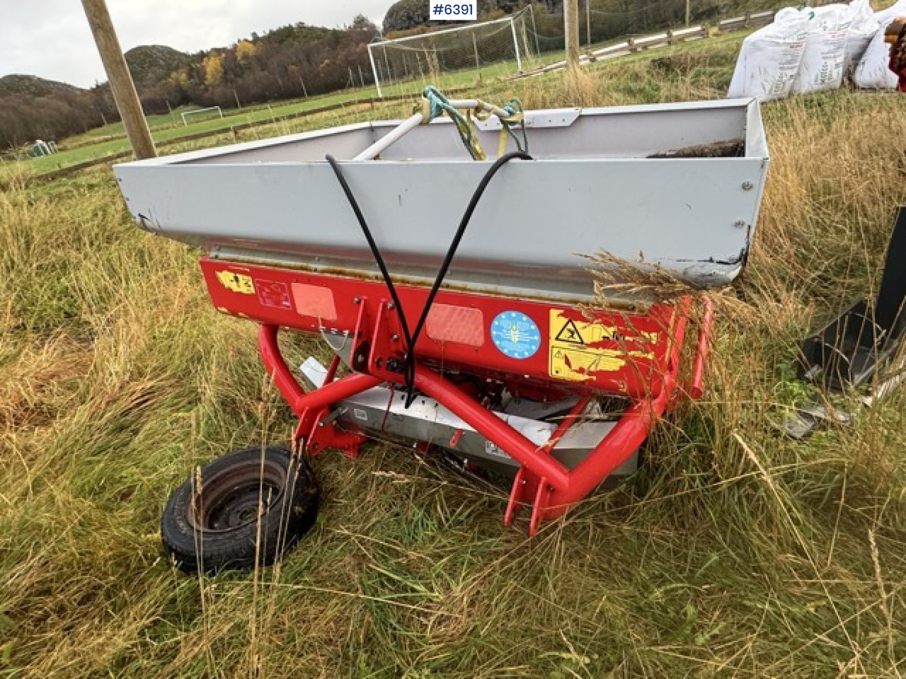 2016 Kverneland fertilizer spreader. Repair object. - Rozmetadlo hnoje: obrázek 5 2016 Kverneland fertilizer spreader. Repair object. - Rozmetadlo hnoje: obrázek 5