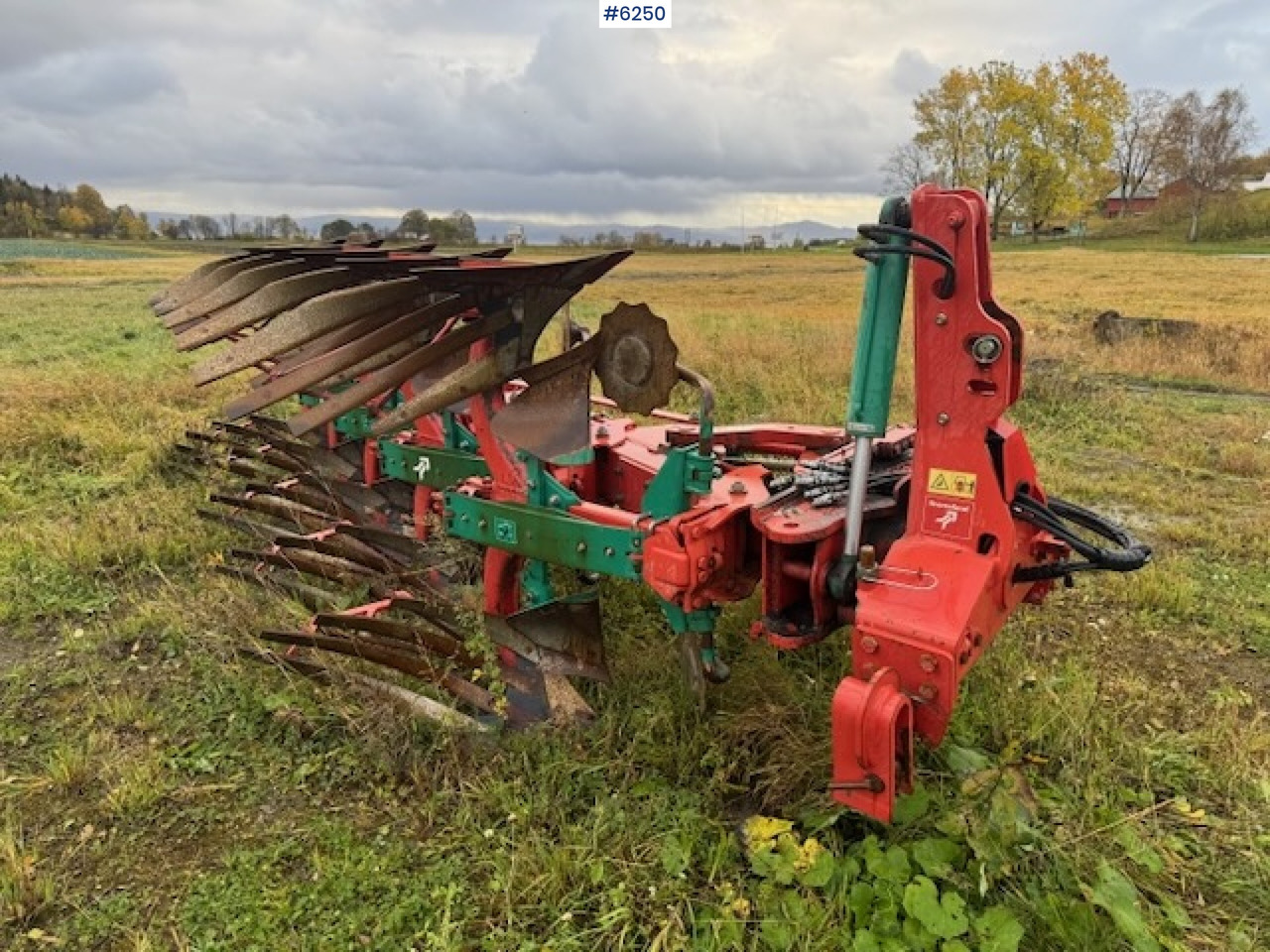 2017 Kverneland EG 5-coil reversible plow w/ new coulters and extra equipment! - Stroj na obdělávání půdy: obrázek 1 2017 Kverneland EG 5-coil reversible plow w/ new coulters and extra equipment! - Stroj na obdělávání půdy: obrázek 1