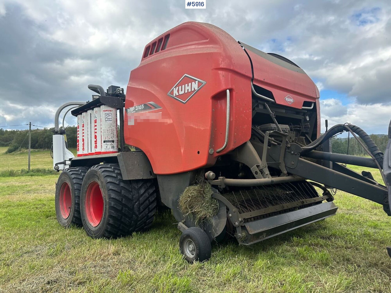 2018 Kuhn VBP 3165 Intelliwrap round baler - Stroj na sklizeň pícnin: obrázek 1 2018 Kuhn VBP 3165 Intelliwrap round baler - Stroj na sklizeň pícnin: obrázek 1