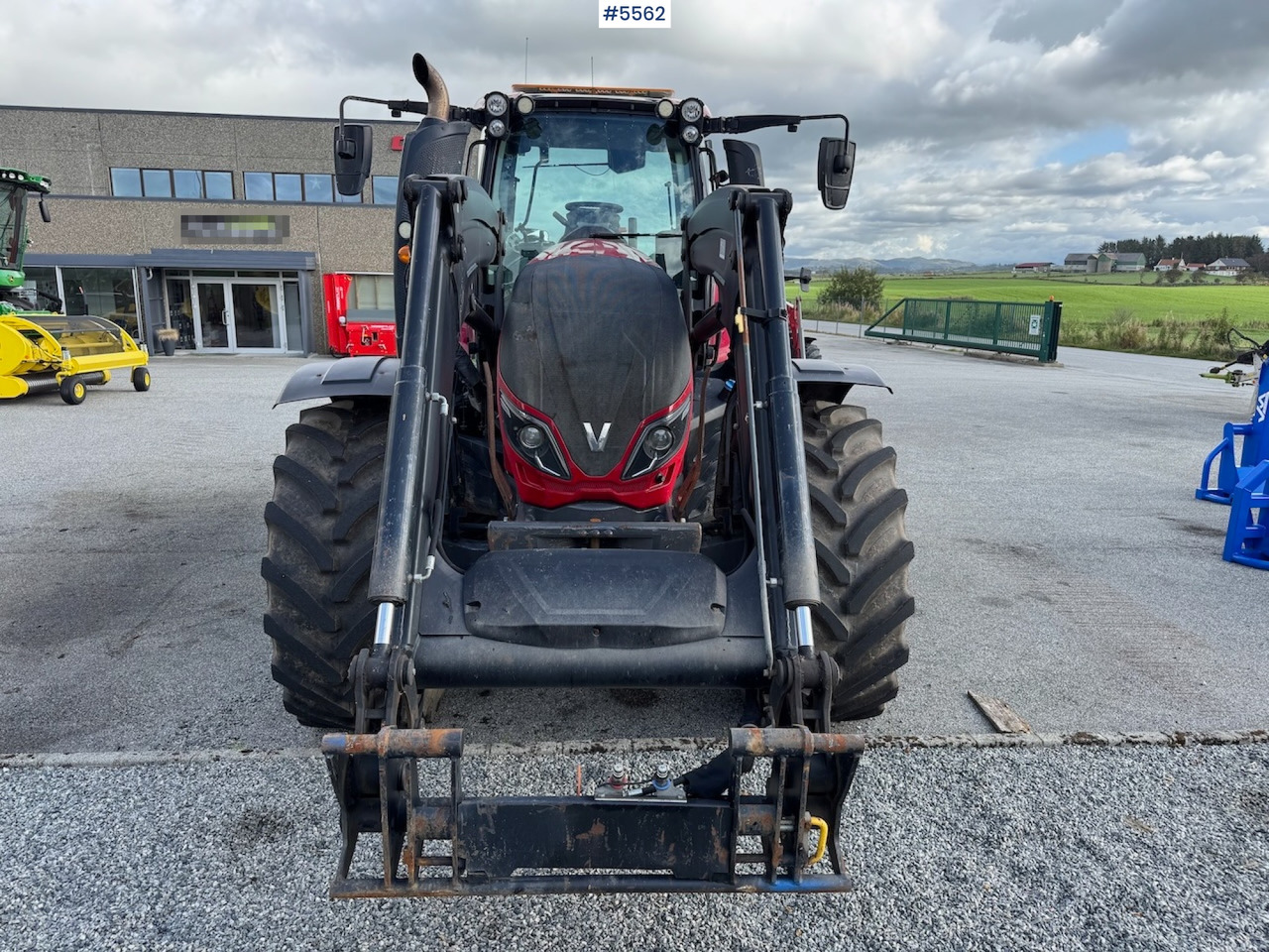 2018 Valtra T194 w/ front loader. - Traktor: obrázek 3 2018 Valtra T194 w/ front loader. - Traktor: obrázek 3