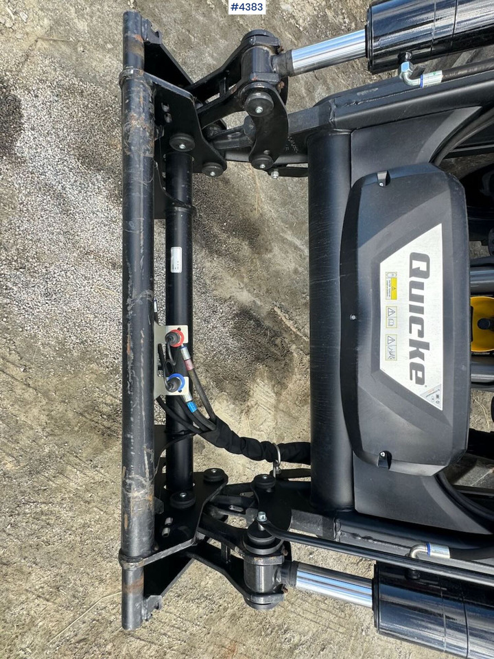 Traktor 2021 Valtra T234 Versu w/ Quicke Q7 Front Loader: obrázek 18