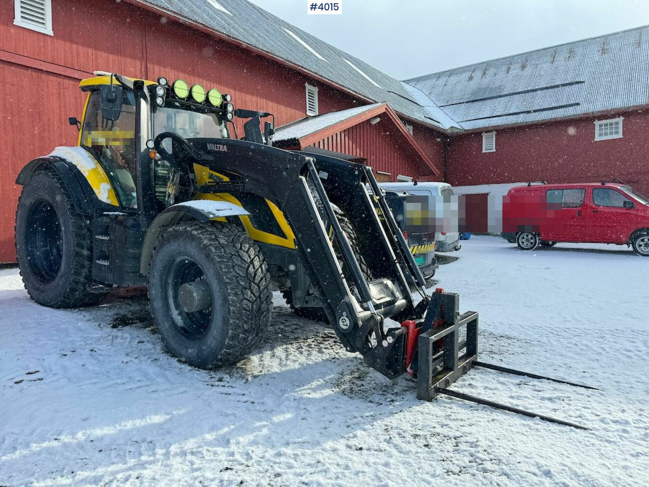 2021 Valtra T255 w/ Quicke G7s front loader - Traktor: obrázek 1 2021 Valtra T255 w/ Quicke G7s front loader - Traktor: obrázek 1