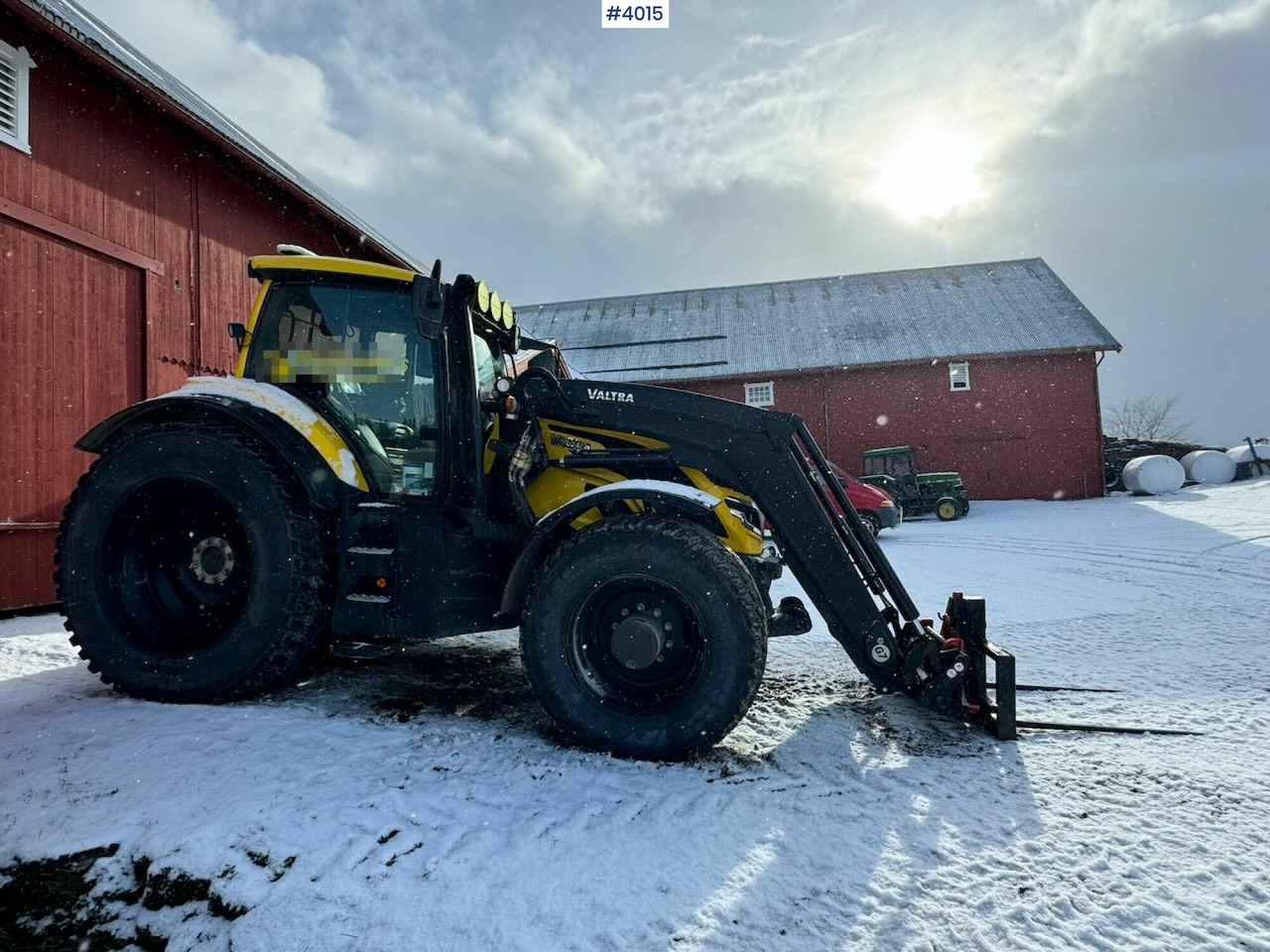 2021 Valtra T255 w/ Quicke G7s front loader - Traktor: obrázek 2 2021 Valtra T255 w/ Quicke G7s front loader - Traktor: obrázek 2