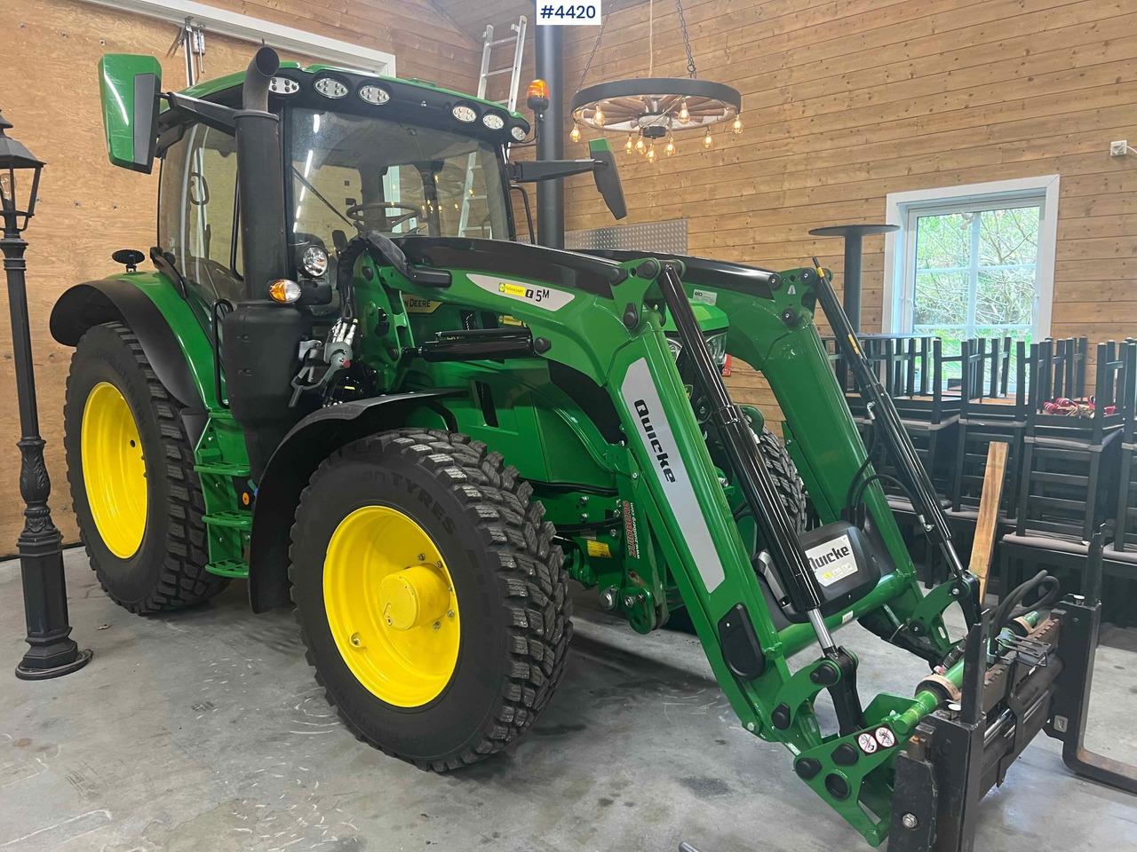 2024 John Deere 6150R w/ Quicke Front Loader & Bucket - Traktor: obrázek 2 2024 John Deere 6150R w/ Quicke Front Loader & Bucket - Traktor: obrázek 2