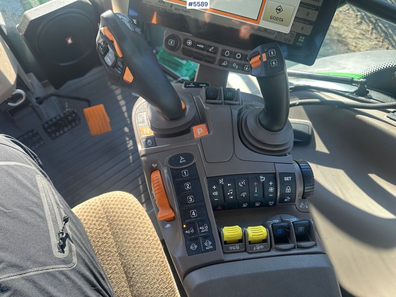 Traktor 2024 John Deere 6R 185 4x4 tractor w/ front loader, GPS and winter tires. WATCH VIDEO: obrázek 9