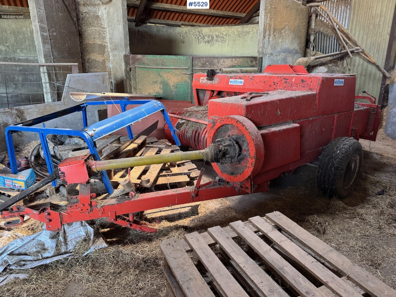 Deutz Fahr Square baler. - Stroj na sklizeň pícnin: obrázek 2 Deutz Fahr Square baler. - Stroj na sklizeň pícnin: obrázek 2