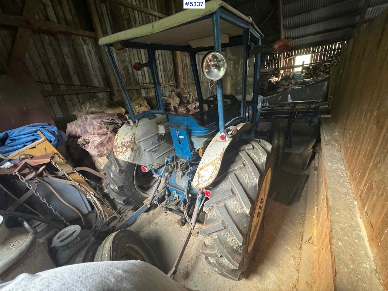 Traktor Ford 3000 traktor m/ skuffe: obrázek 6