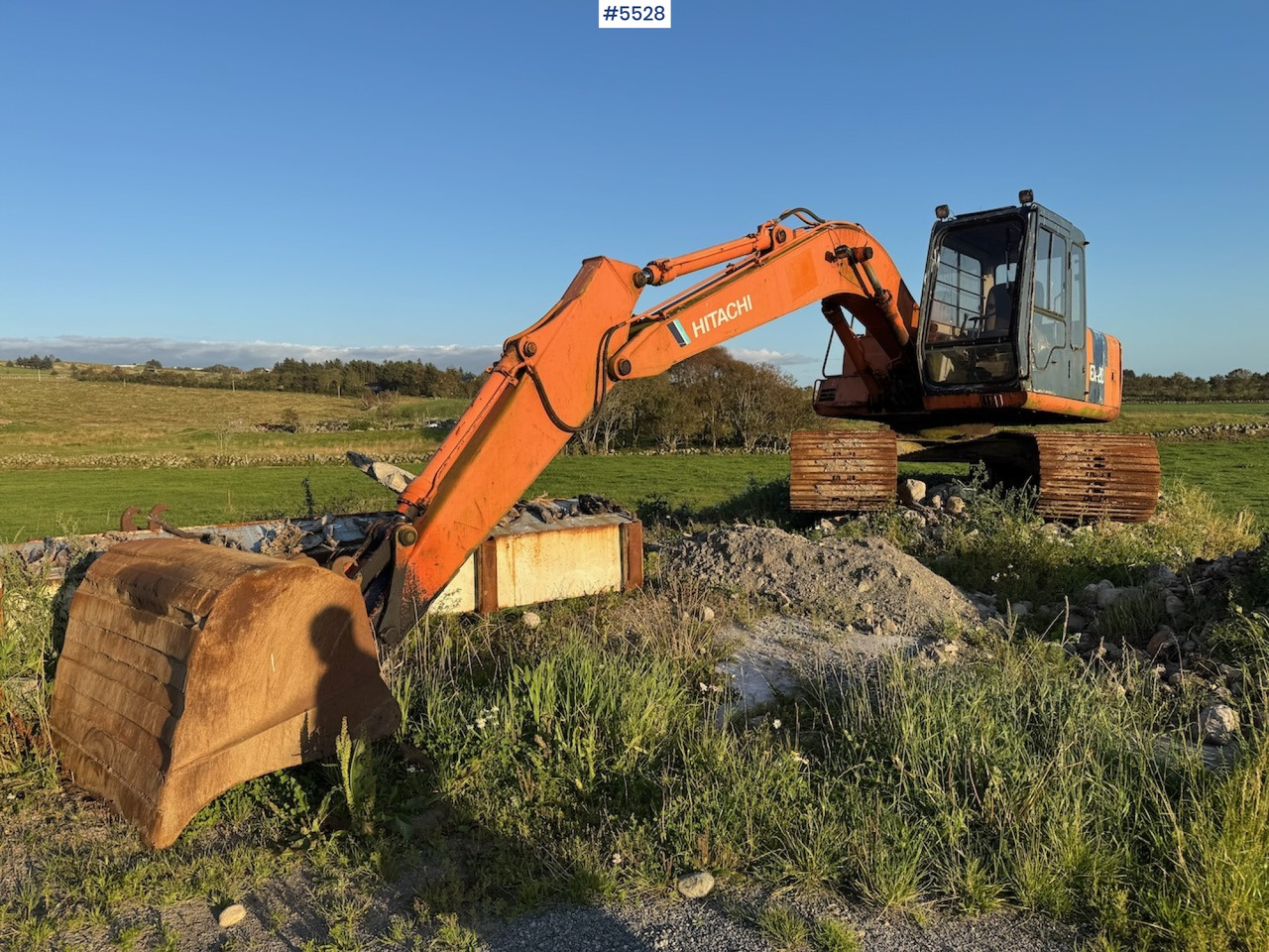 Hitachi EX 120-2. - Rýpadlo: obrázek 1 Hitachi EX 120-2. - Rýpadlo: obrázek 1