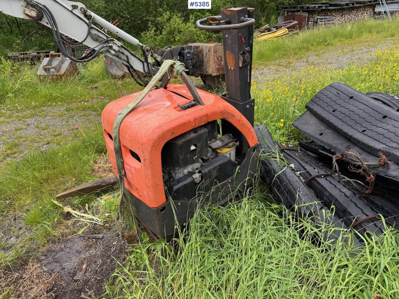 Husqvarna LG 504 Vibrating compactor. - Stroj na obdělávání půdy: obrázek 4 Husqvarna LG 504 Vibrating compactor. - Stroj na obdělávání půdy: obrázek 4