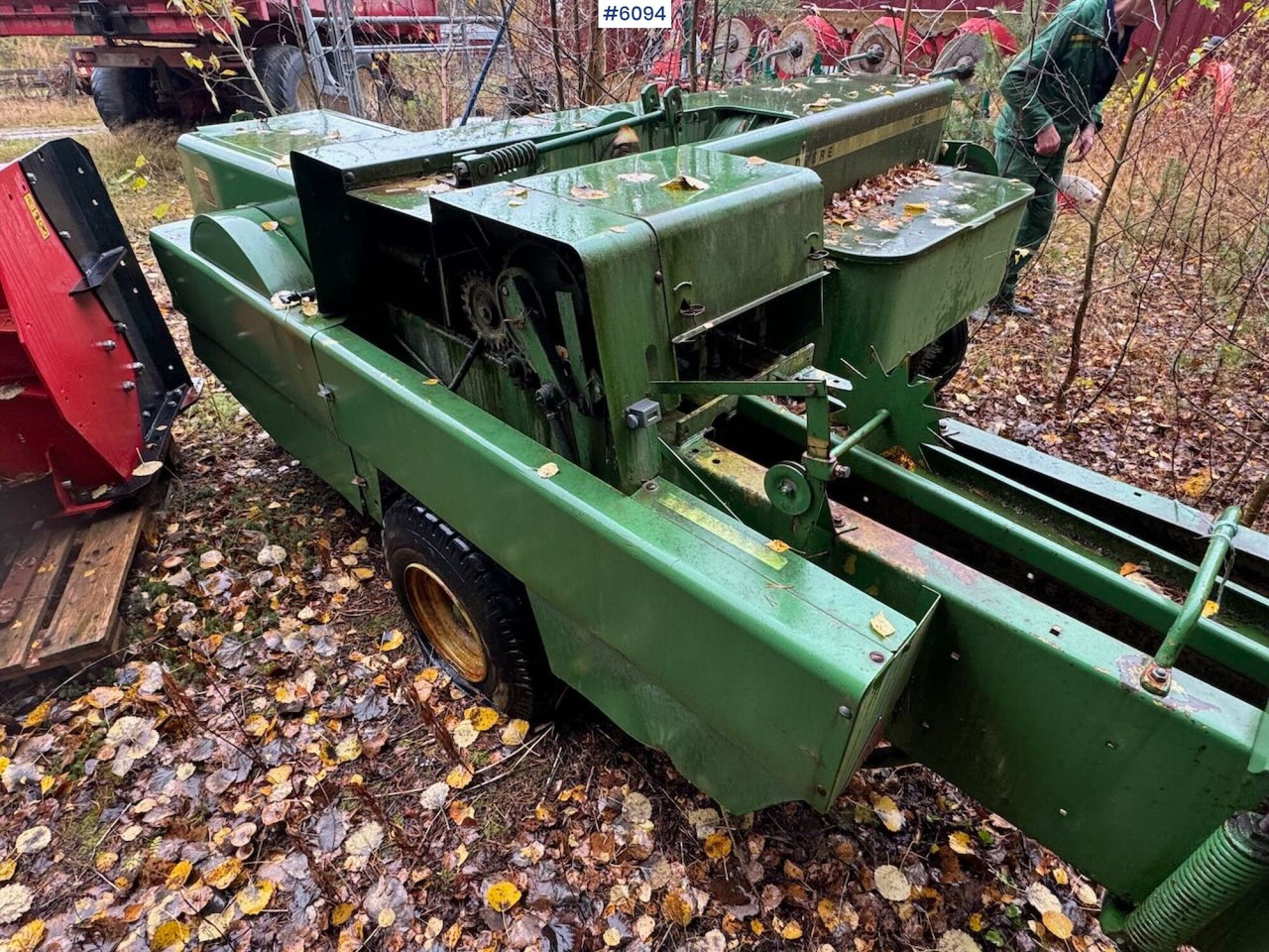 John Deere 332 - Stroj na sklizeň pícnin: obrázek 3 John Deere 332 - Stroj na sklizeň pícnin: obrázek 3