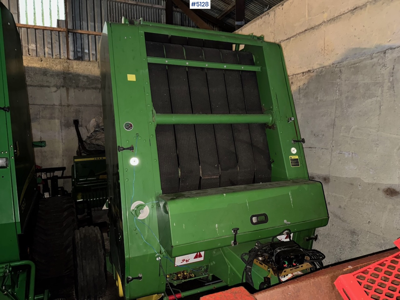 John Deere 550 Round Baler - Stroj na sklizeň pícnin: obrázek 4 John Deere 550 Round Baler - Stroj na sklizeň pícnin: obrázek 4