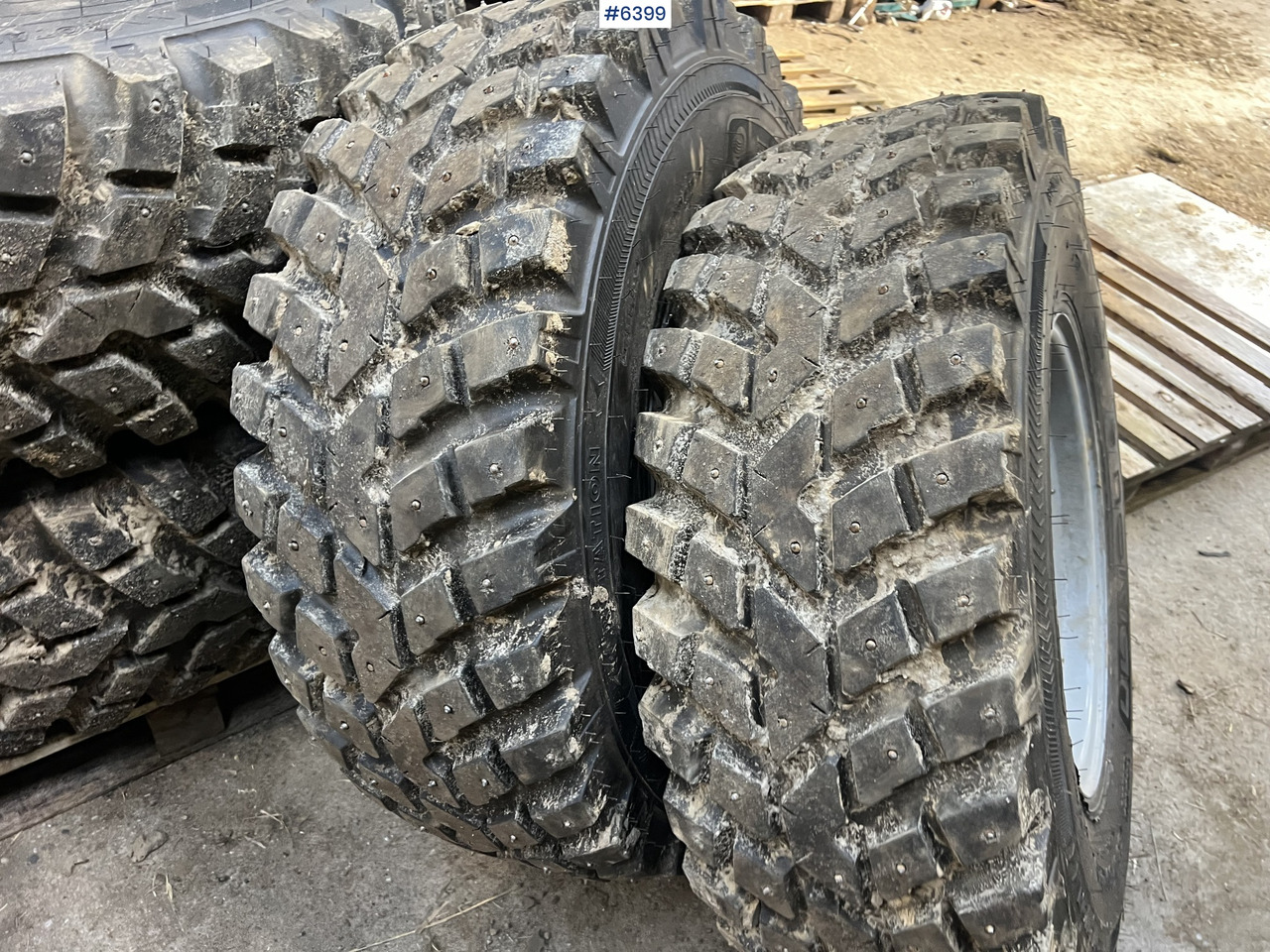 Nokian tri 2 studded tires for tractors - Kompletní kolo pro Zemědělská technika: obrázek 4 Nokian tri 2 studded tires for tractors - Kompletní kolo pro Zemědělská technika: obrázek 4