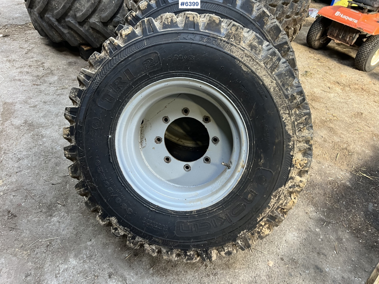 Nokian tri 2 studded tires for tractors - Kompletní kolo pro Zemědělská technika: obrázek 3 Nokian tri 2 studded tires for tractors - Kompletní kolo pro Zemědělská technika: obrázek 3