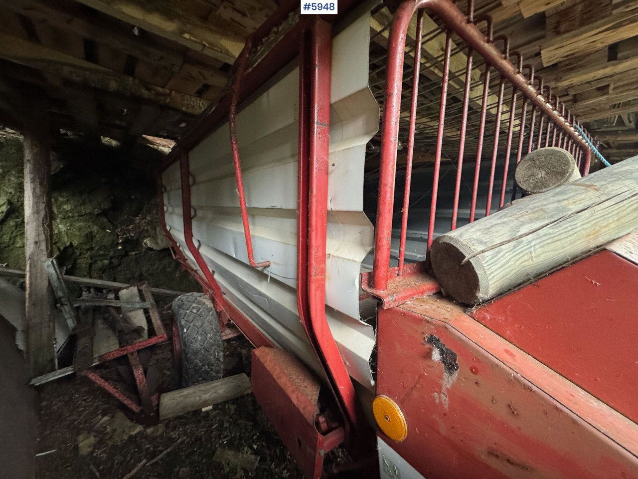 Pöttinger forage wagon - Stroj na sklizeň pícnin: obrázek 5 Pöttinger forage wagon - Stroj na sklizeň pícnin: obrázek 5