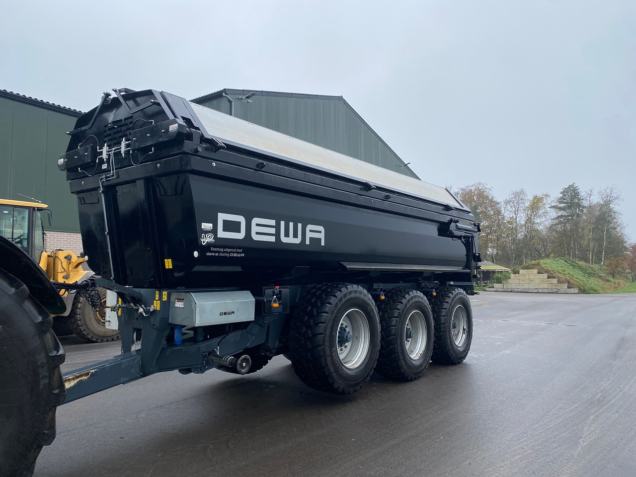 Dewa - Zemědělský sklápěcí přívěs: obrázek 1 Dewa - Zemědělský sklápěcí přívěs: obrázek 1