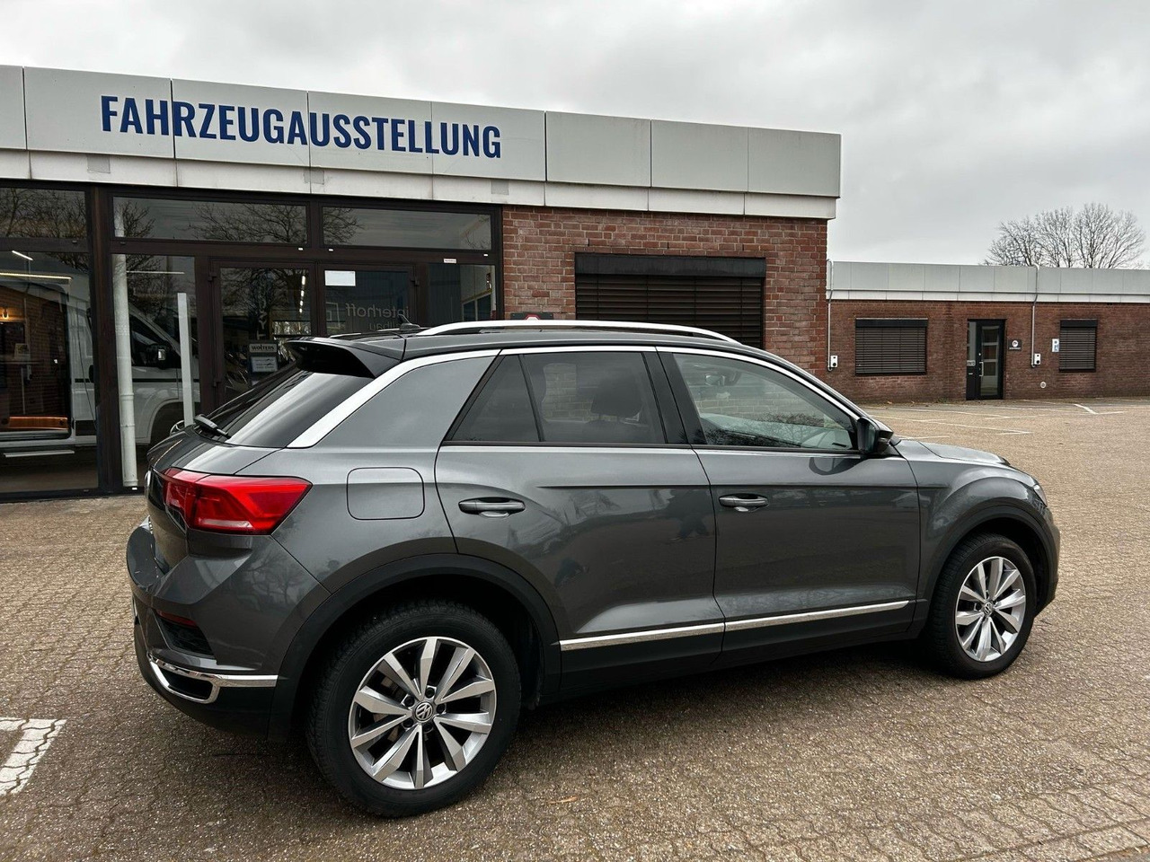 Volkswagen T-Roc Style - SUV: obrázek 2 Volkswagen T-Roc Style - SUV: obrázek 2
